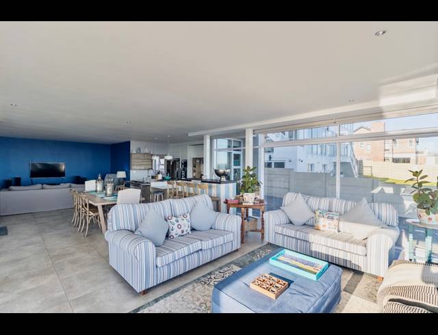 4 BEDROOM HOUSE FOR SALE IN PEARL BAY